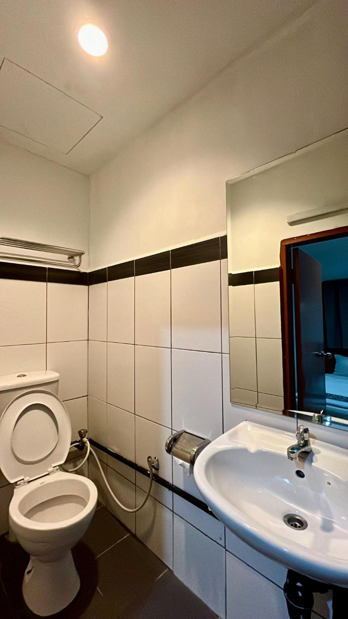 Switz Paradise Hotel - 5 Minute Walk To Centre Point And 10 Minute Walk To Waterfront- Κότα Κιναμπαλού Εξωτερικό φωτογραφία